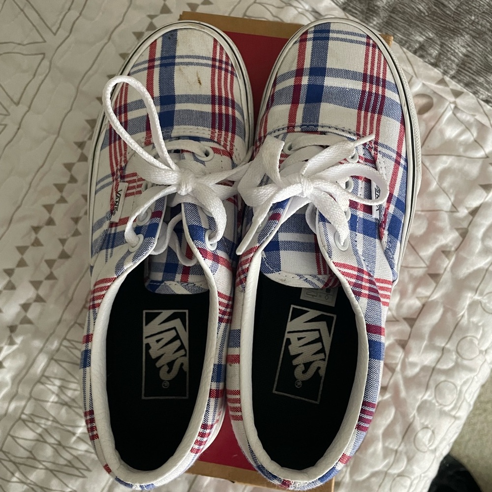 Womans Vans 5.5